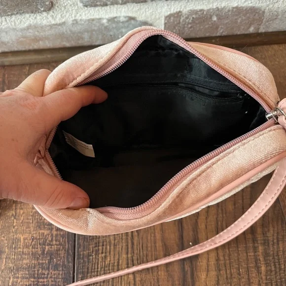 GUESS purse pink velvet purse pink purses Guess bags - Picture 4 of 4